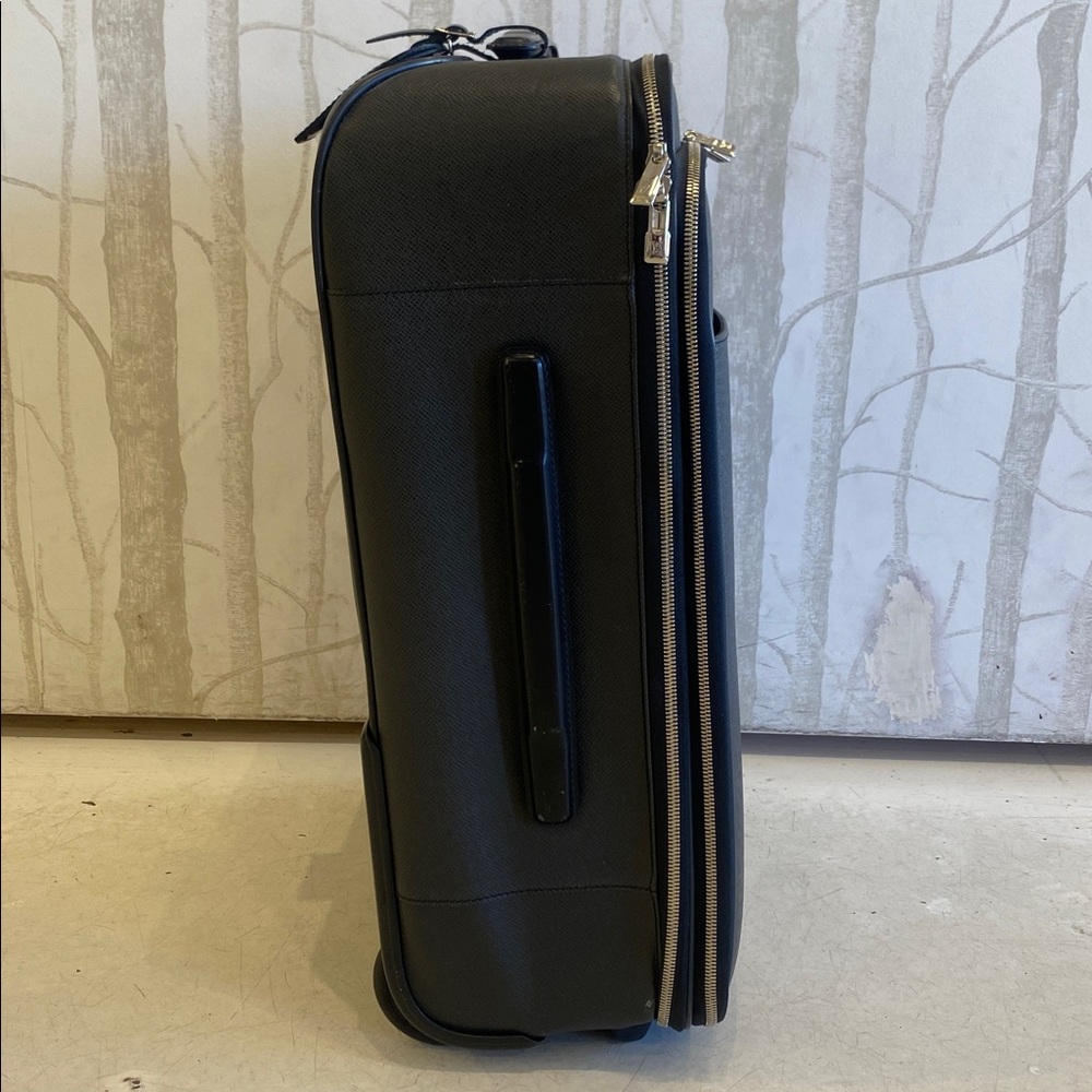 Louis Vuitton Taiga Pegasus Legere Business
Carry Noir Bag Suitcase Black - Picture 16 of 17